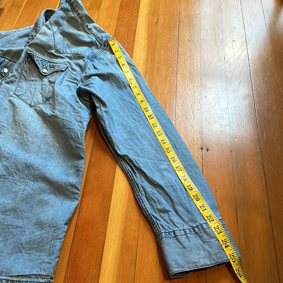 Levi’s Relaxed Fit Denim Shirt Size Medium - Picture 6 of 11